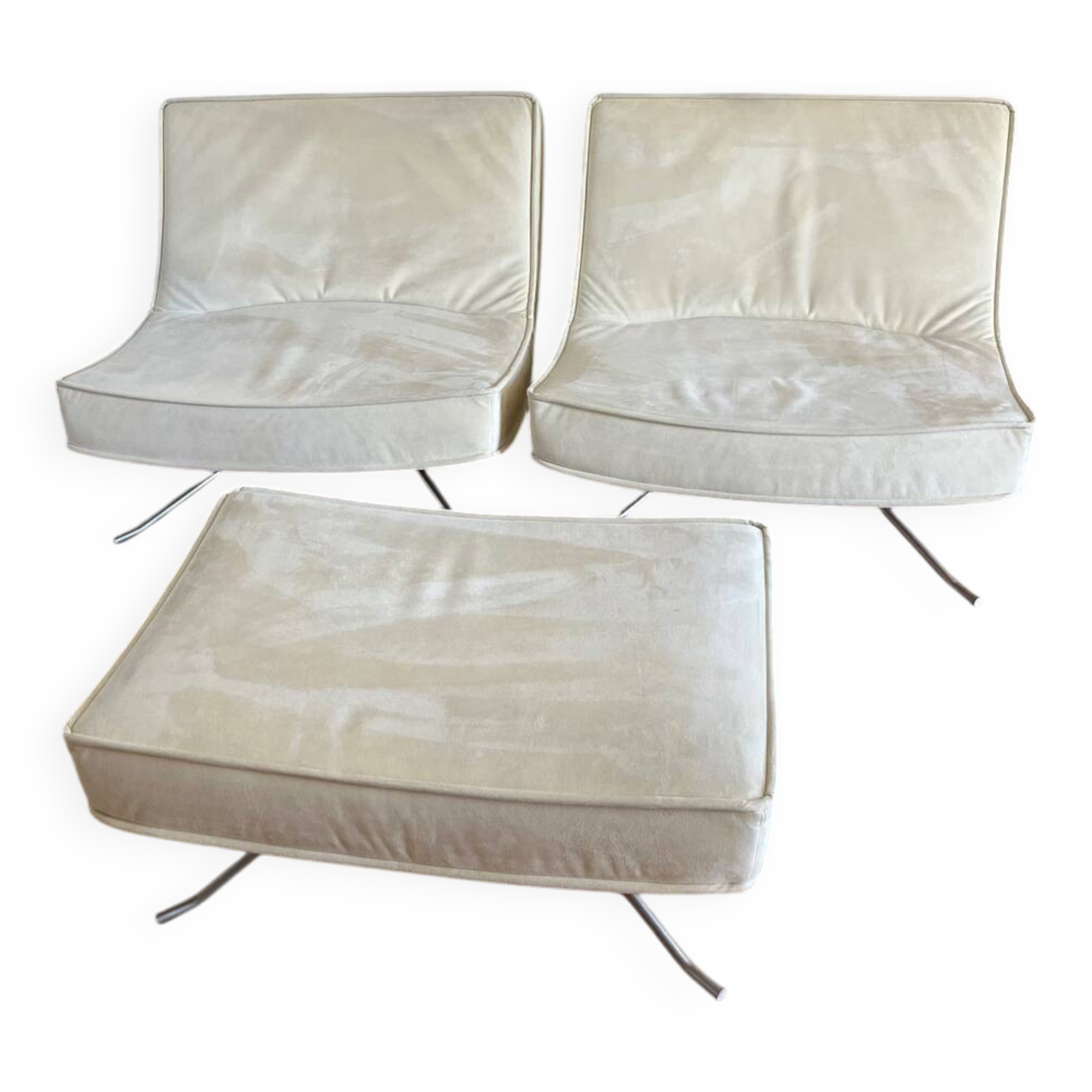 2 POP armchairs with Ligne Roset pouf
