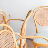 Ensemble de 4 chaises Thonet 215P en hêtre avec cannage d’origine et velour