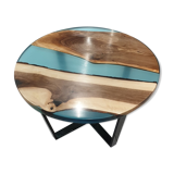 Table basse en bois et résine