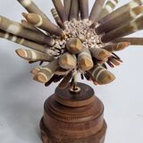 Ancien oursin crayon sur socle en bois tourné, 22 cm