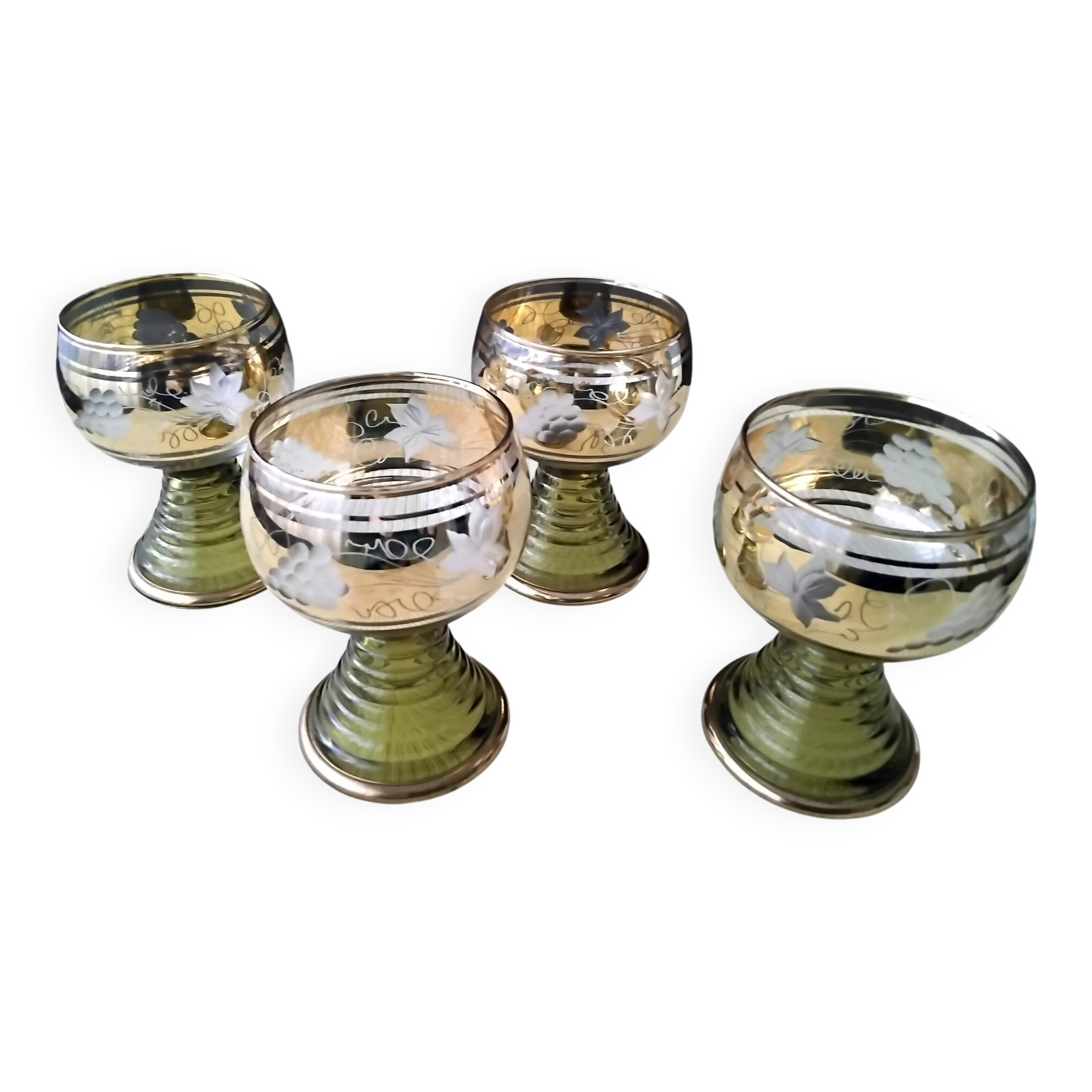 4 White wine glasses with conical stems