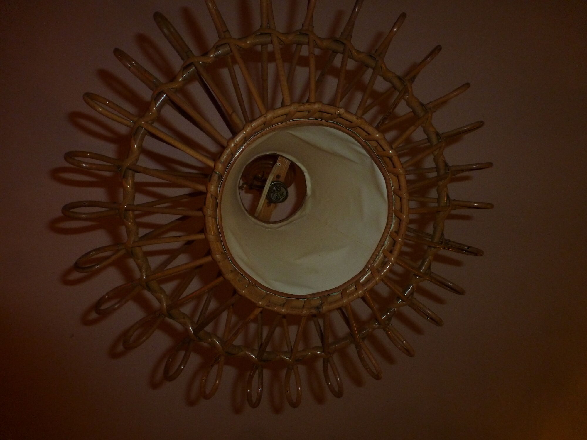 Lustre rotin