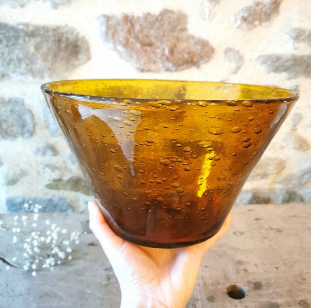 Saladier en verre bullé ambré