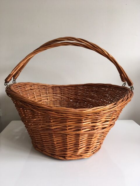 2-handle wicker basket