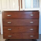 Walnut chest of drawers