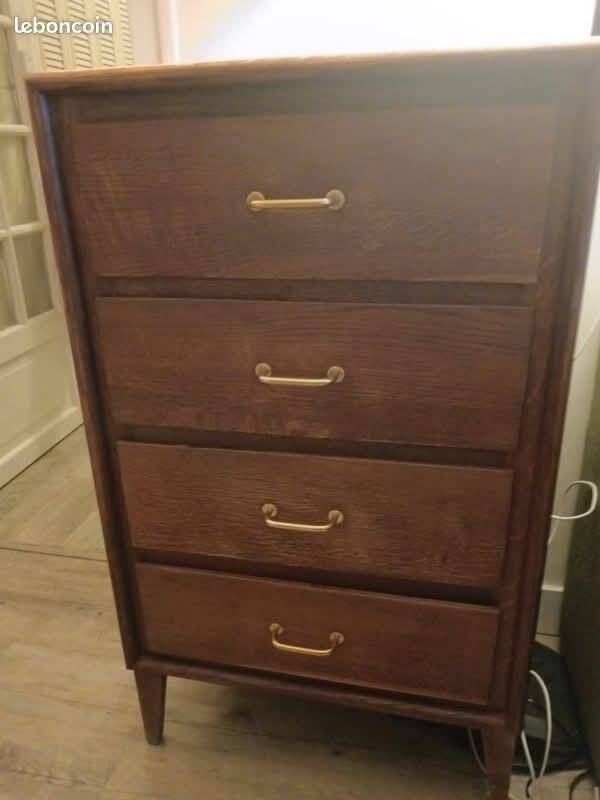 Vintage wooden chest of drawers