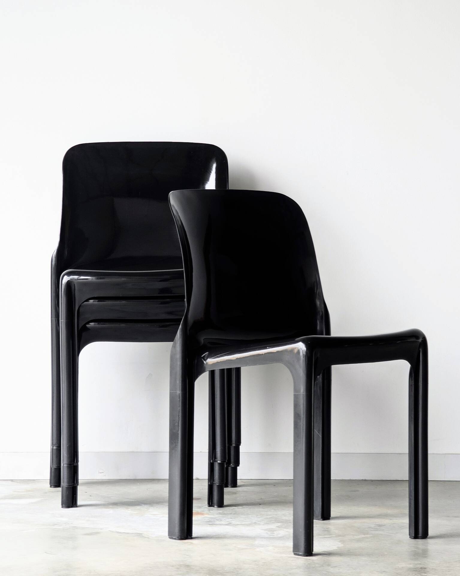 4 vintage chairs model Selene, Vico Magistretti for Artemide, 1970