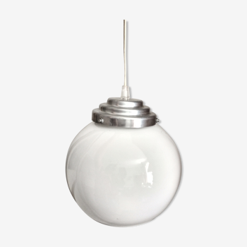 Ancienne suspension des années 40, globe opaline blanche