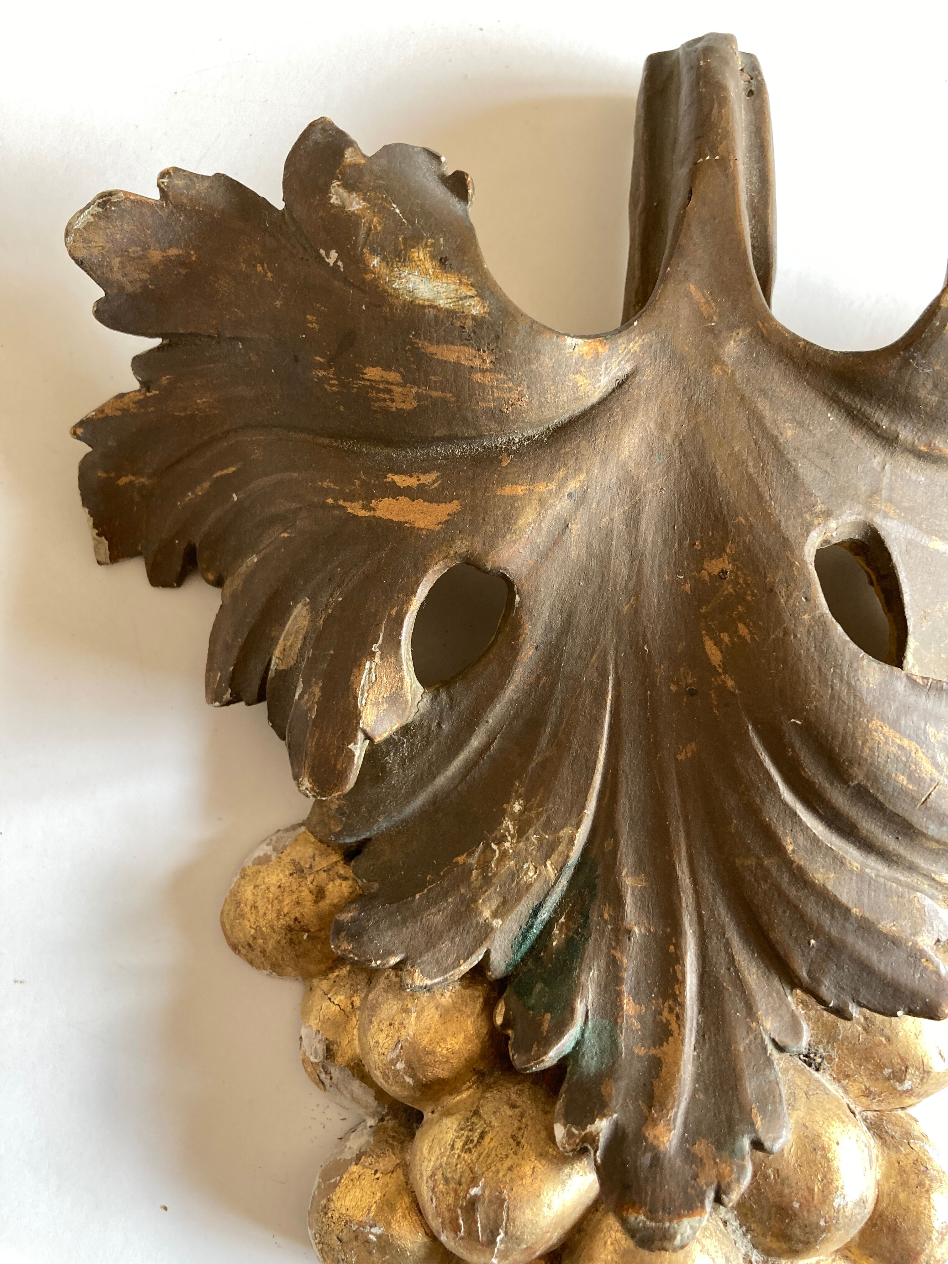 Golden wood mid-19th bunch of grape leaf vine pediment part Bacchus