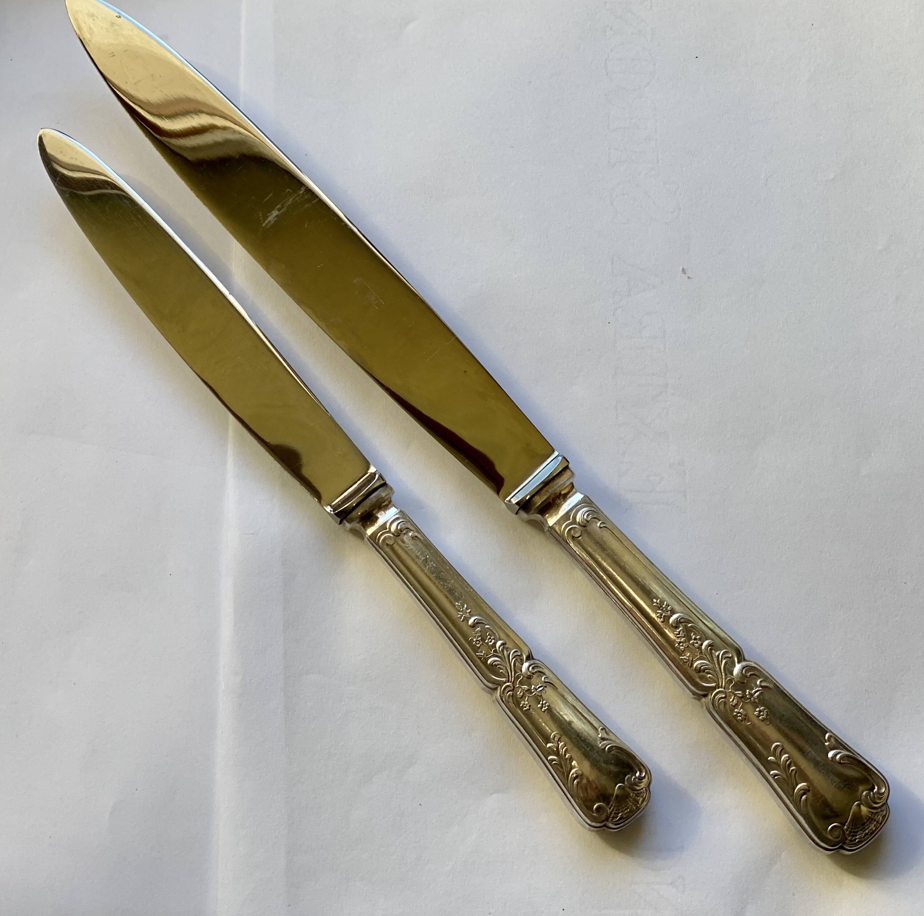 Service de 12 + 1 couteaux de table métal argenté art nouveau