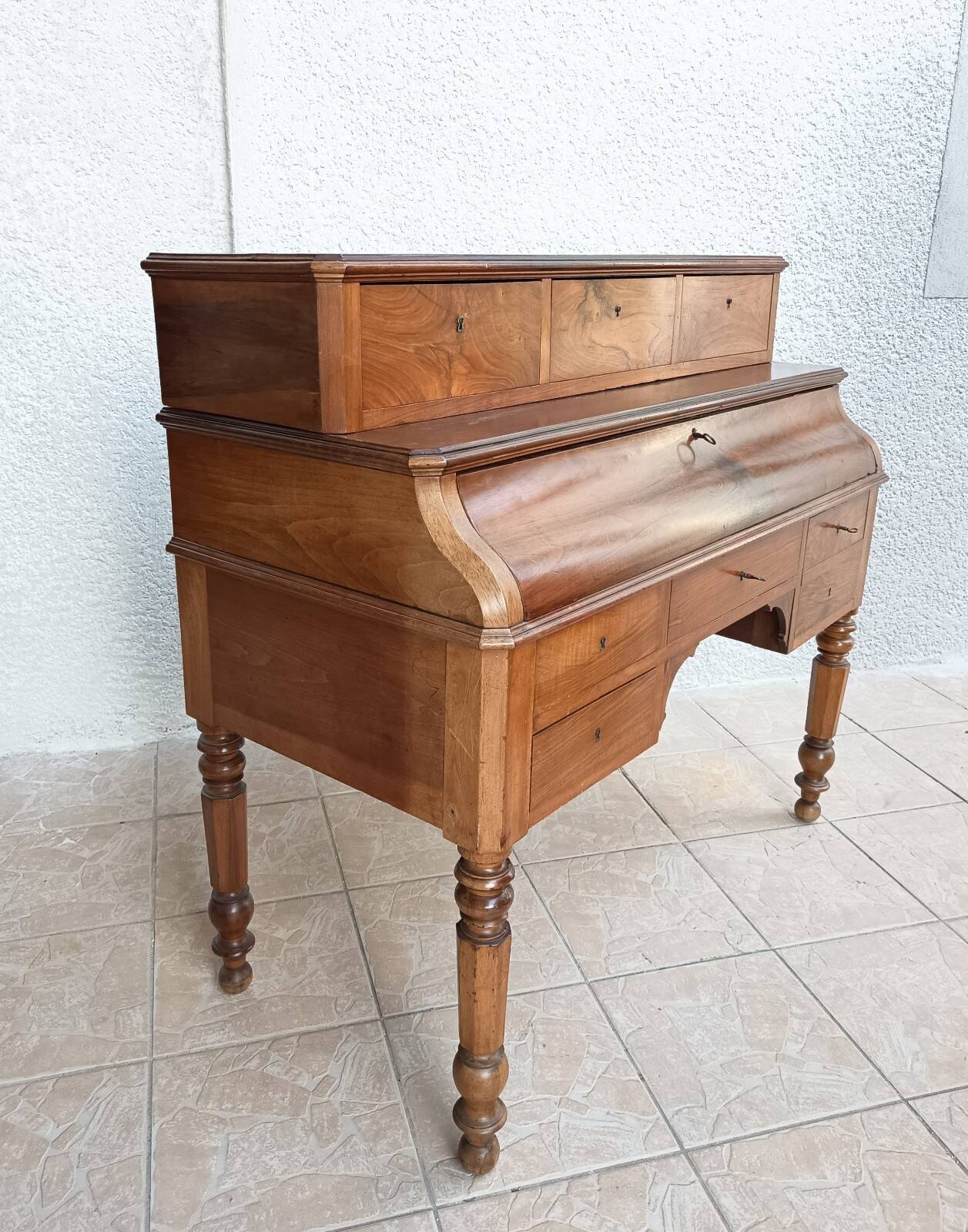 Bureau à cylindre Louis Philippe en noyer époque 19ème