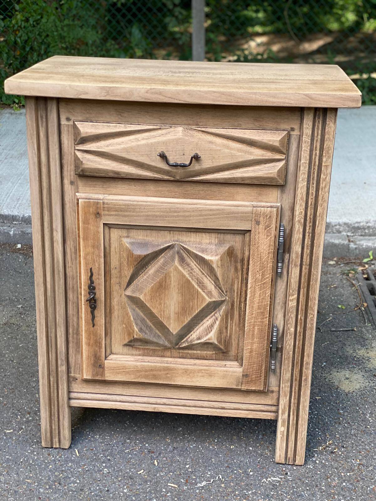 Commode pointe de diamant brutaliste style art déco