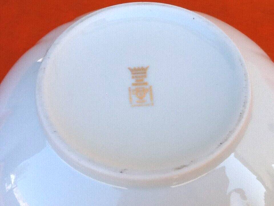 Porcelain tureen with floral decoration Berry Haute Porcelaine