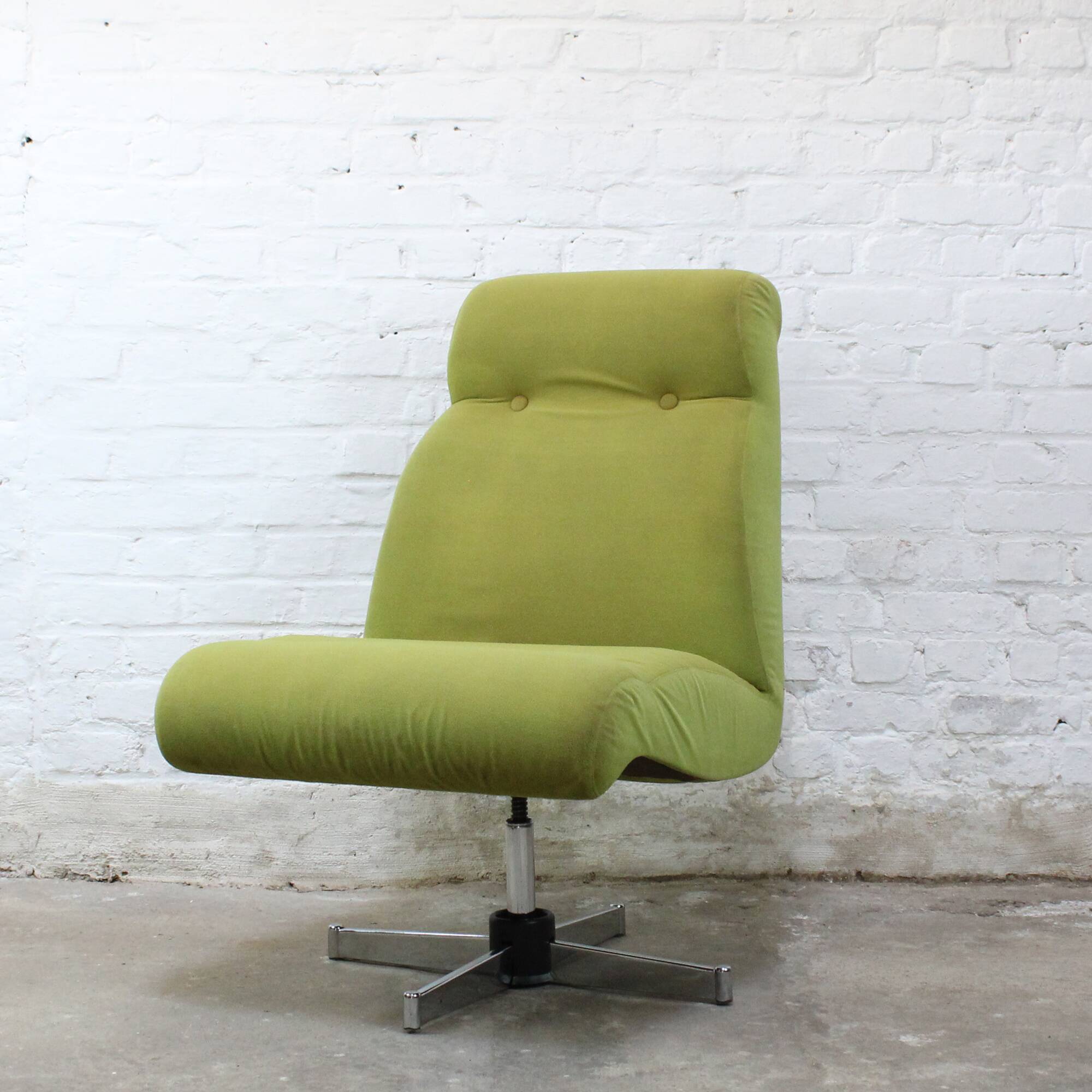 Vintage swivel armchair model "Bombay" by Guy Bernard for Meurop 1971