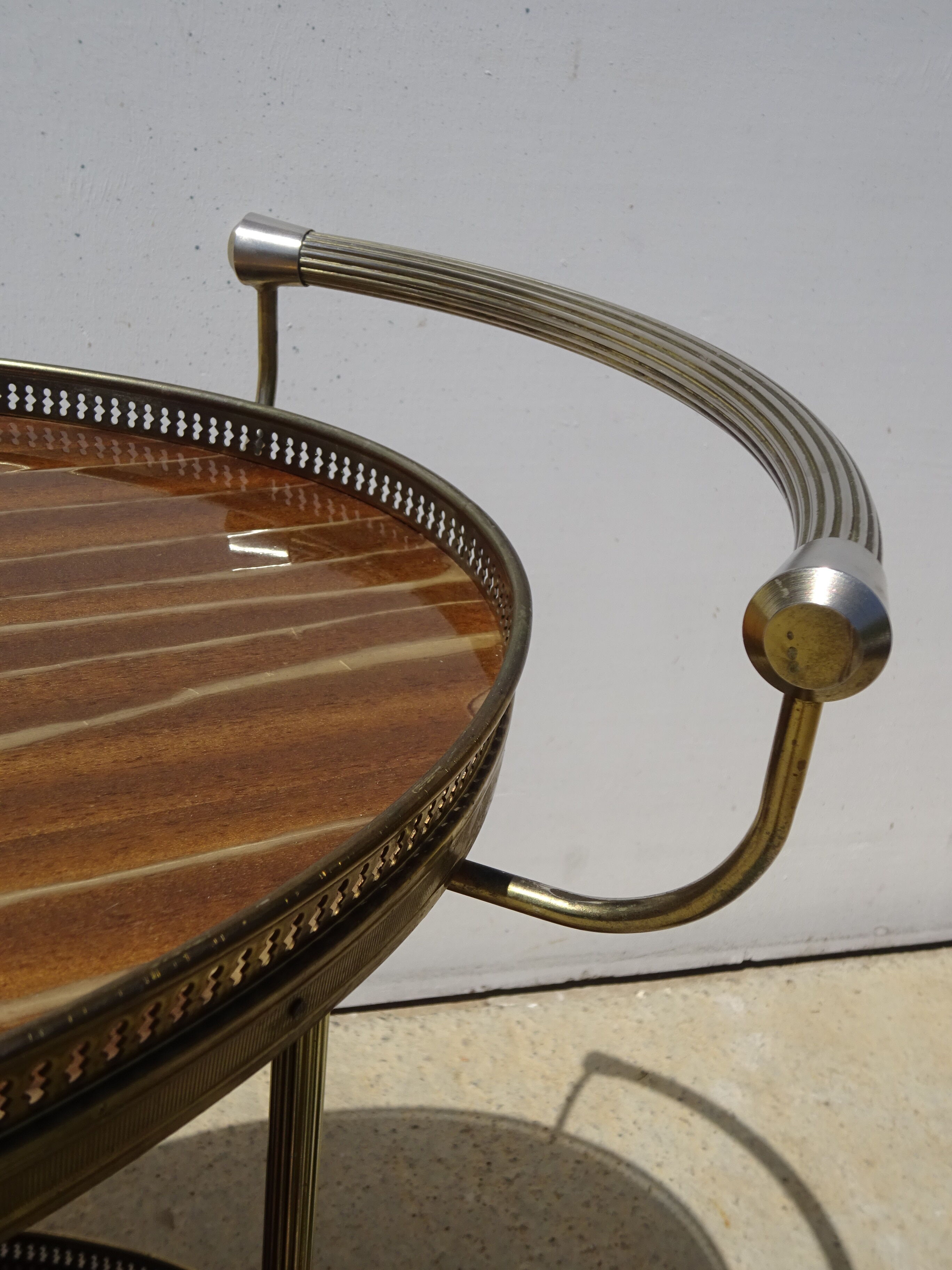 Double tray trolley in brass and formica