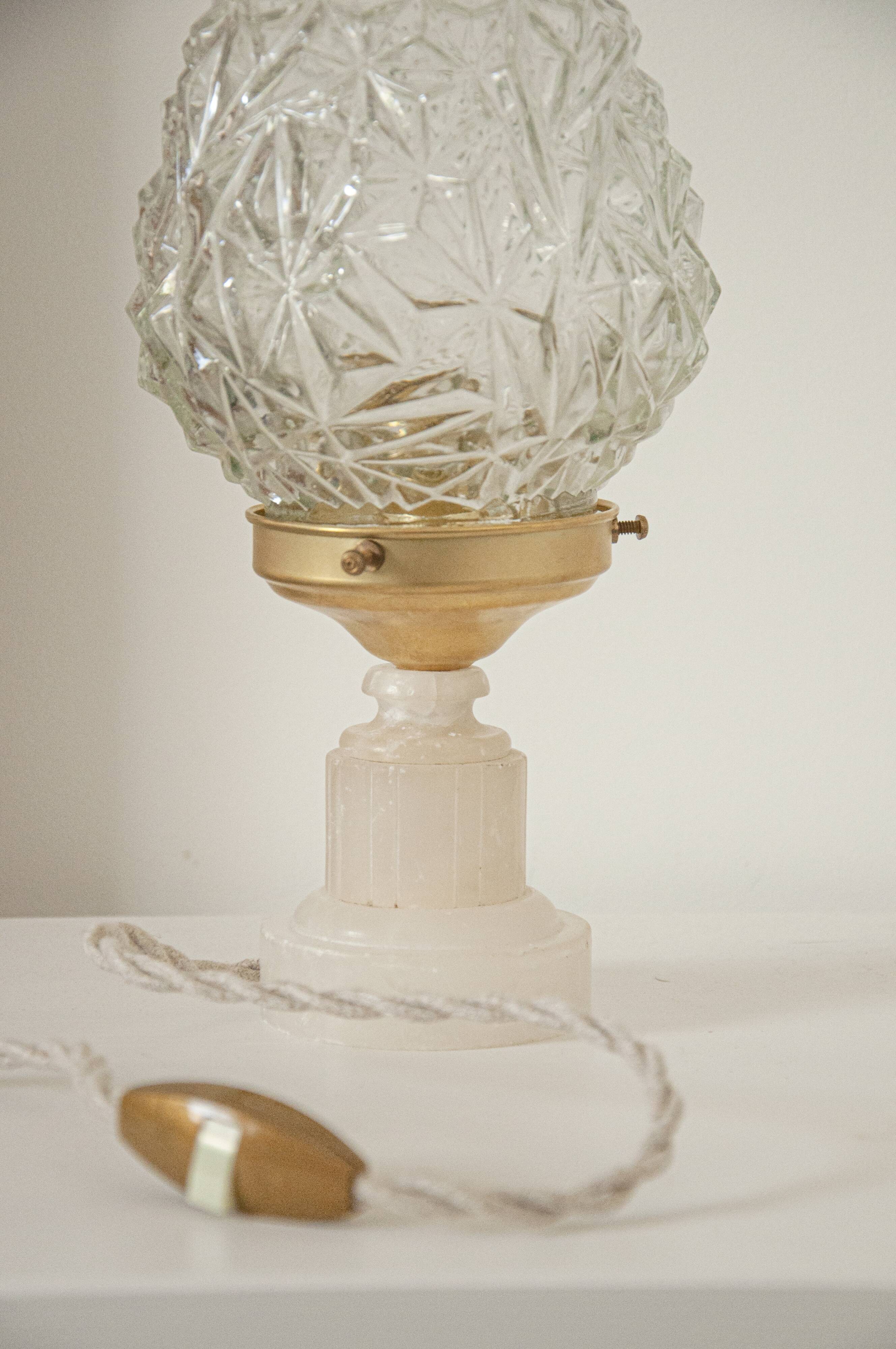 Vintage table lamp with albatre foot