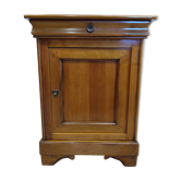 Low storage cabinet