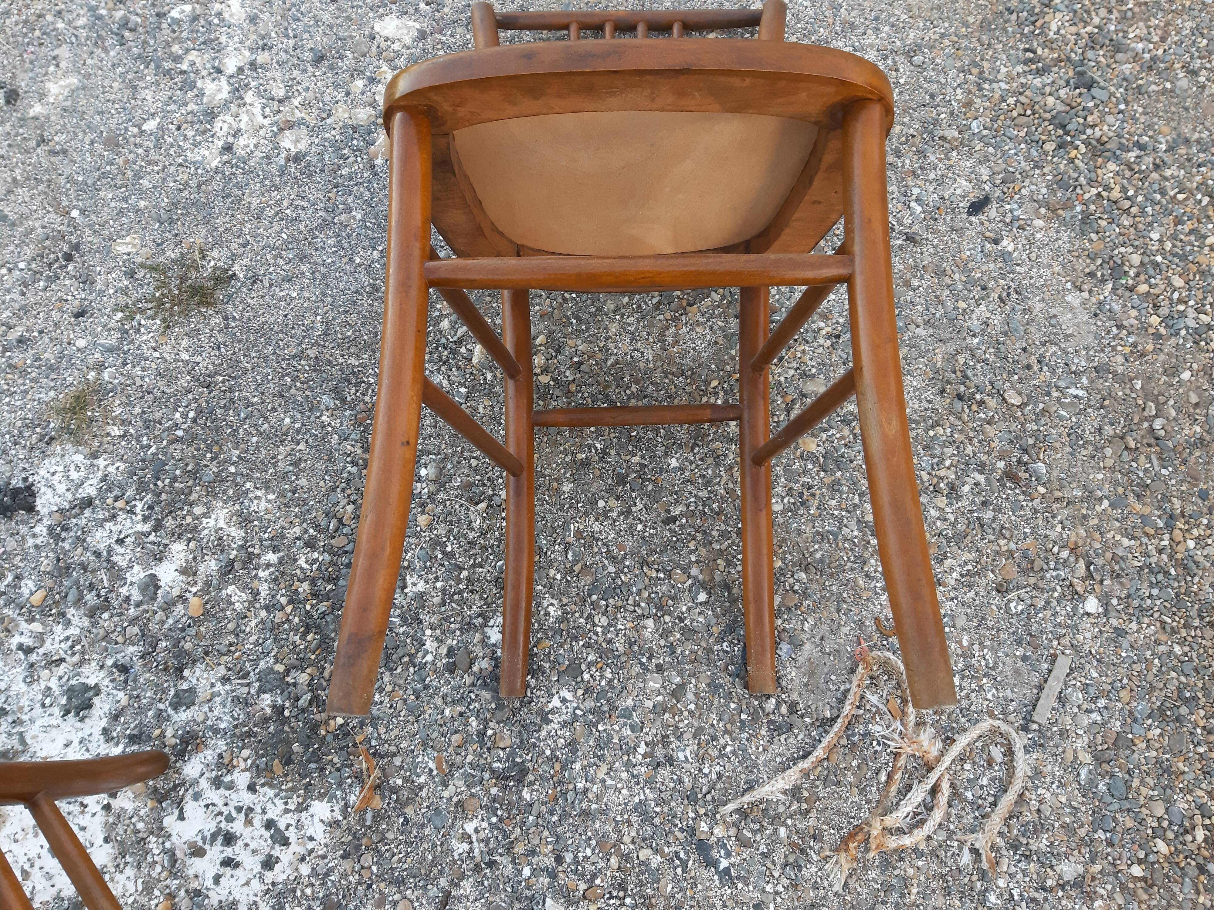 Paire de chaises de bistrot bois