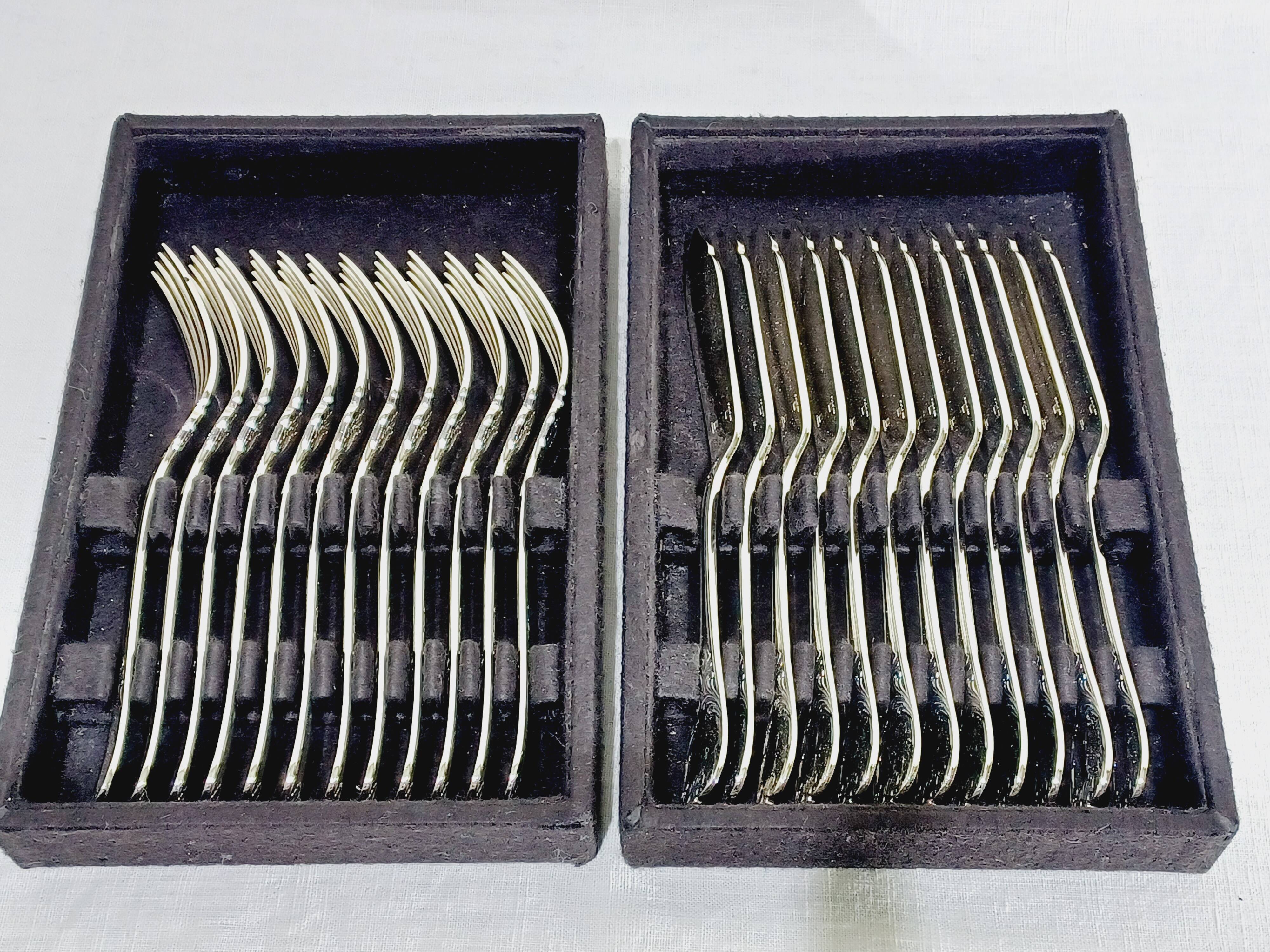 Christofle – 12-piece silver-plated fish cutlery set, Marly model