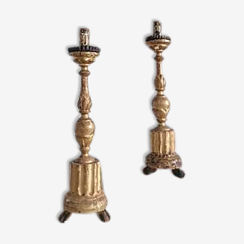 Pair of gold candlesticks with leaf