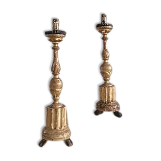 Pair of gold candlesticks with leaf