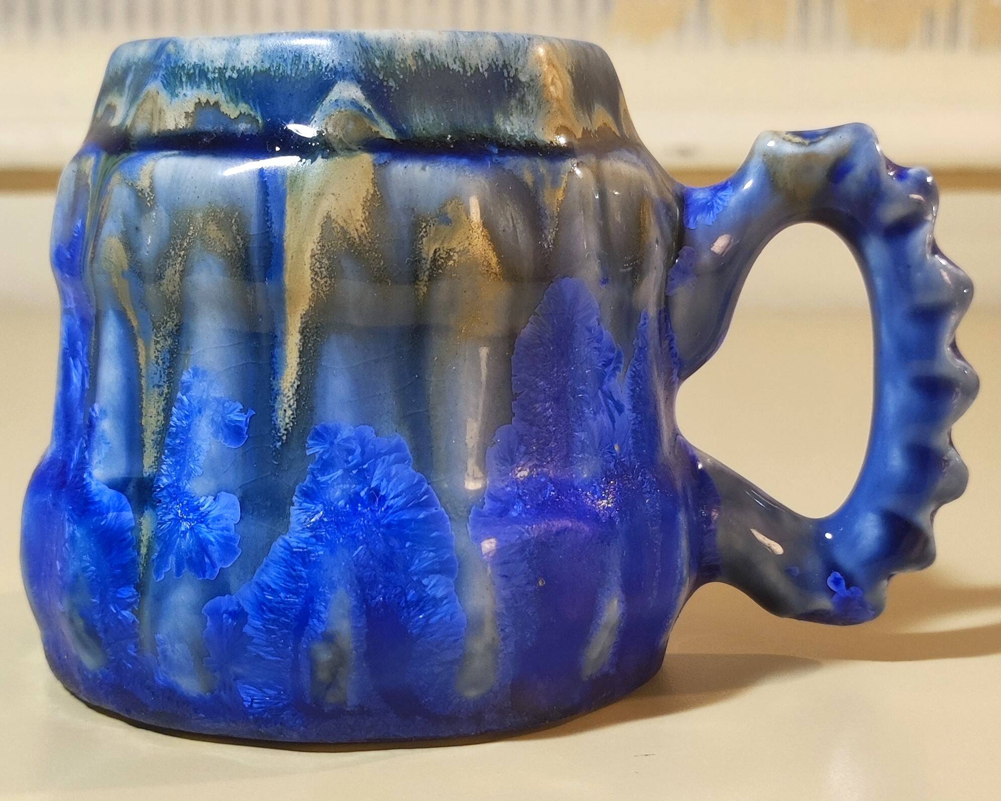 Ceramic cup Gilbert Méténier (1876-?)