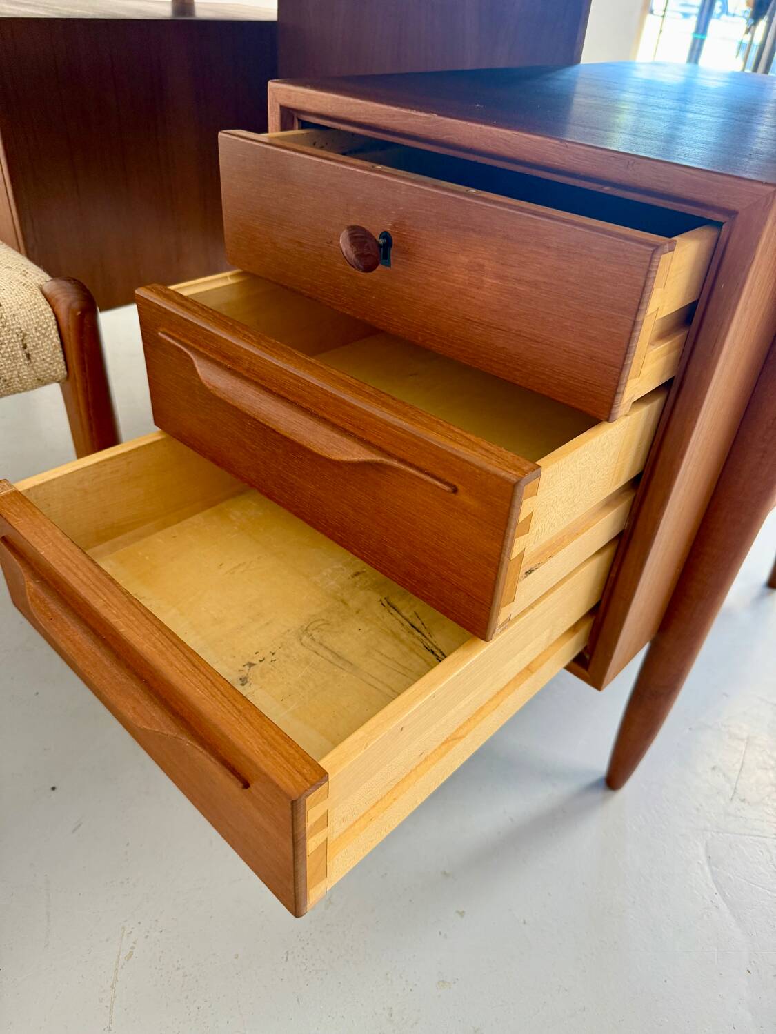 Scandinavian design desk Swiss Teack design 70s teak