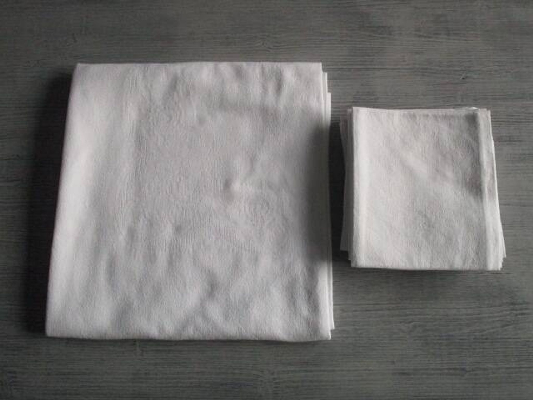 Nappe ancienne damassée 150x145cm+6 serviettes