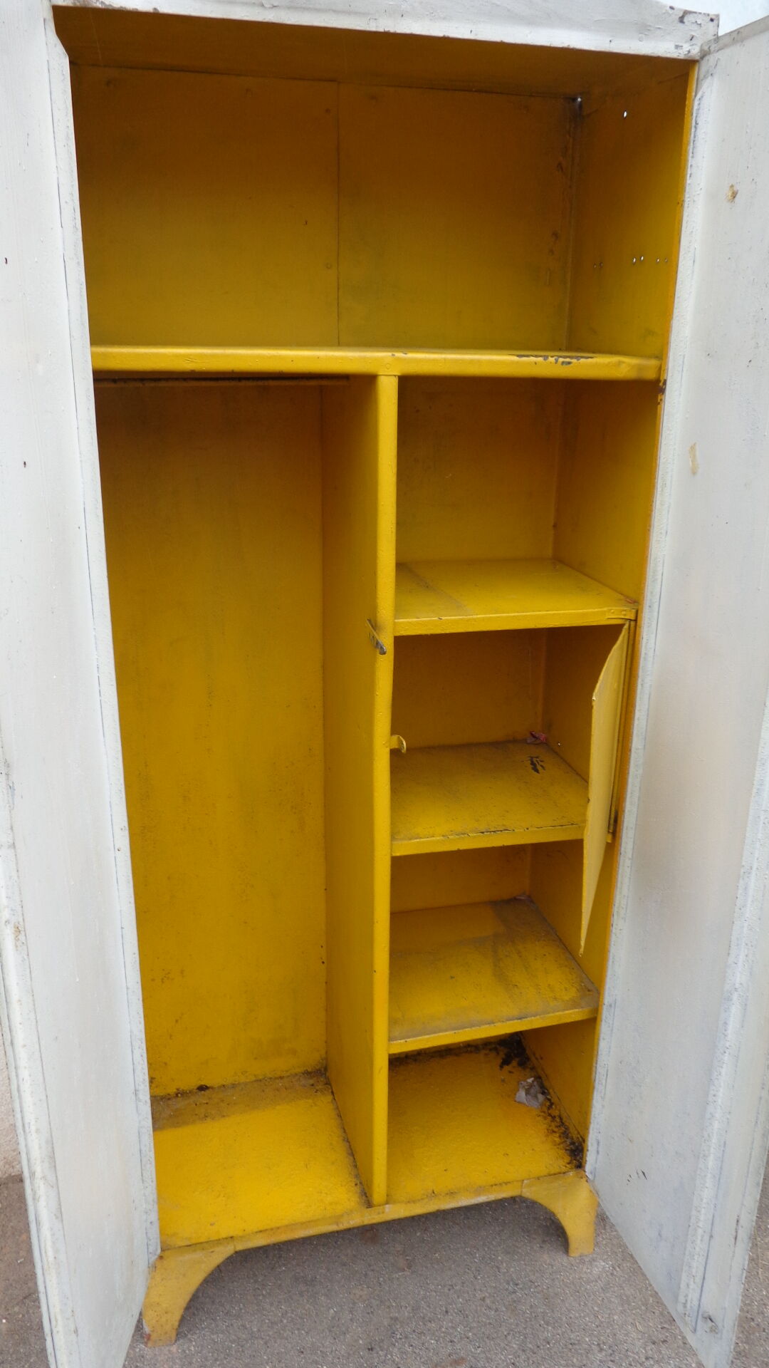 2-door factory metal locker