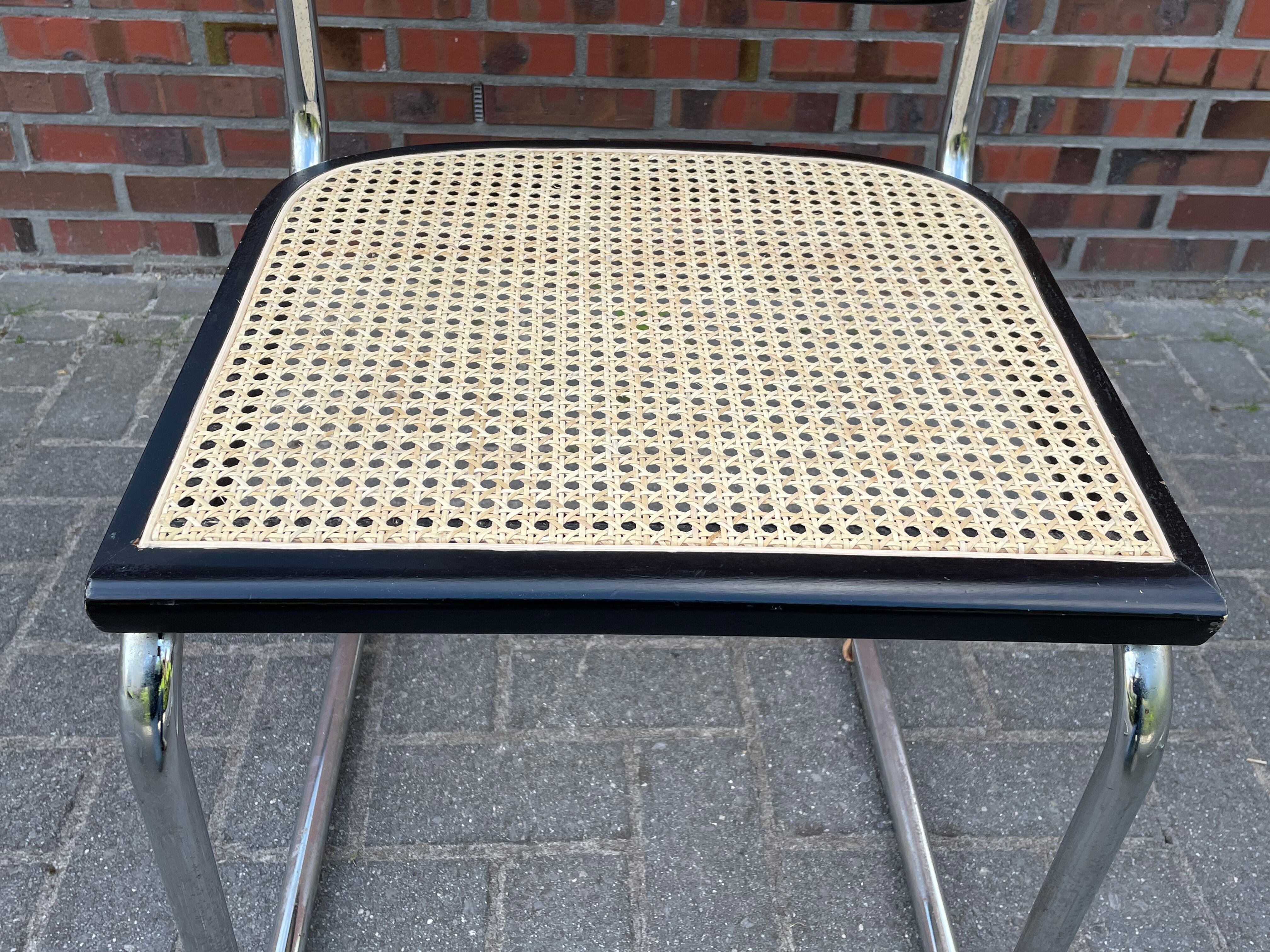 Set of 4 vintage chairs  Cesca B32 in black and chrome