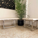 Table basse en baguette chromée