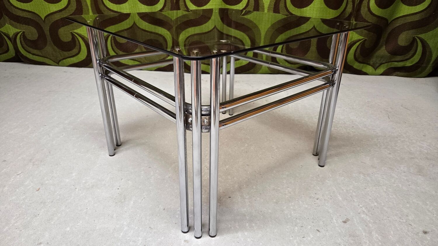 Table basse chrome verre fumé 1970"