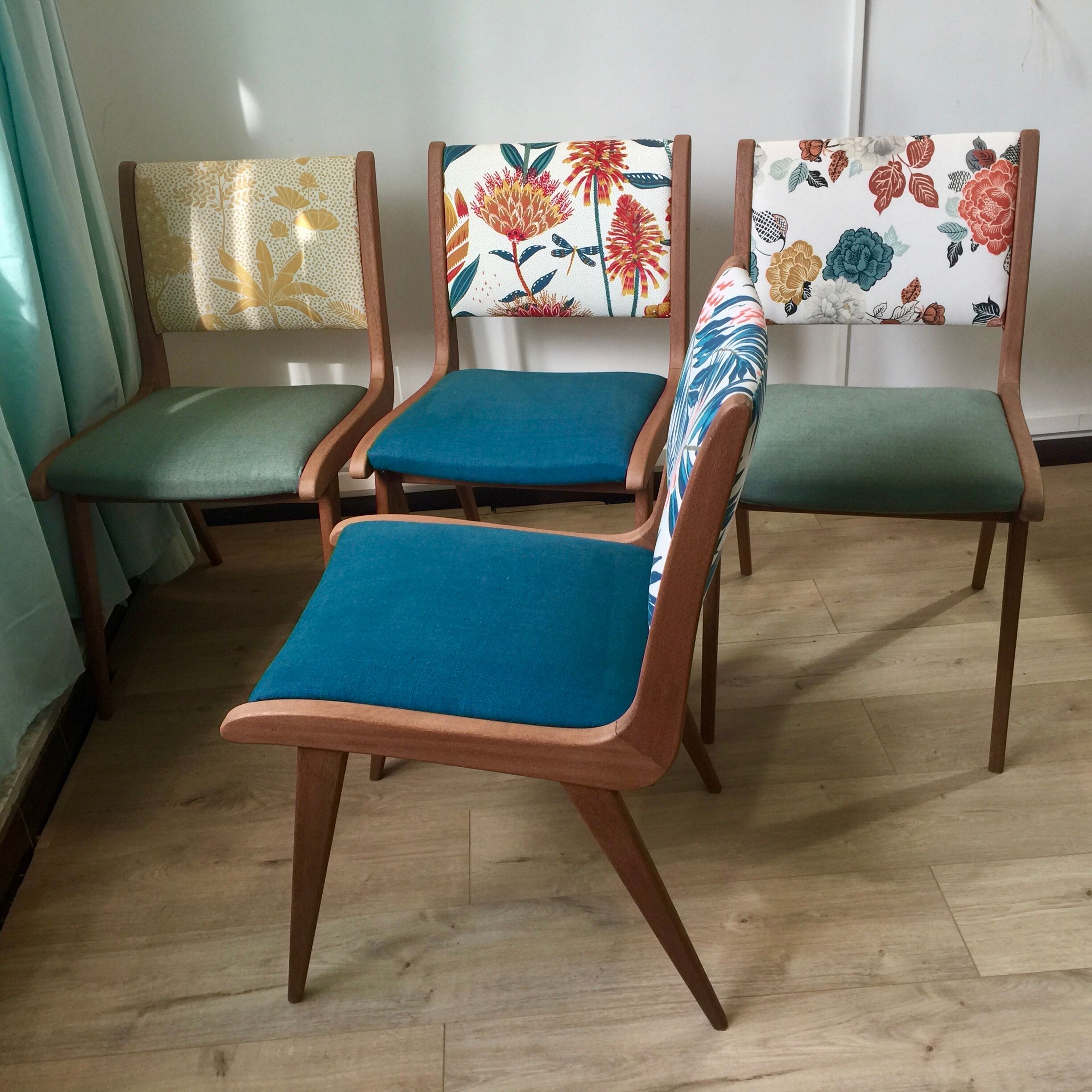 Suite of 4 vintage chairs 70 years