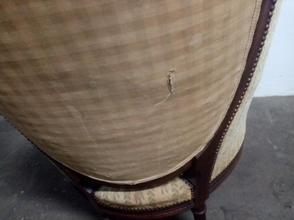 Armchair Shepherdess Louis XVI medallion in walnut fabrics in small cross stitch