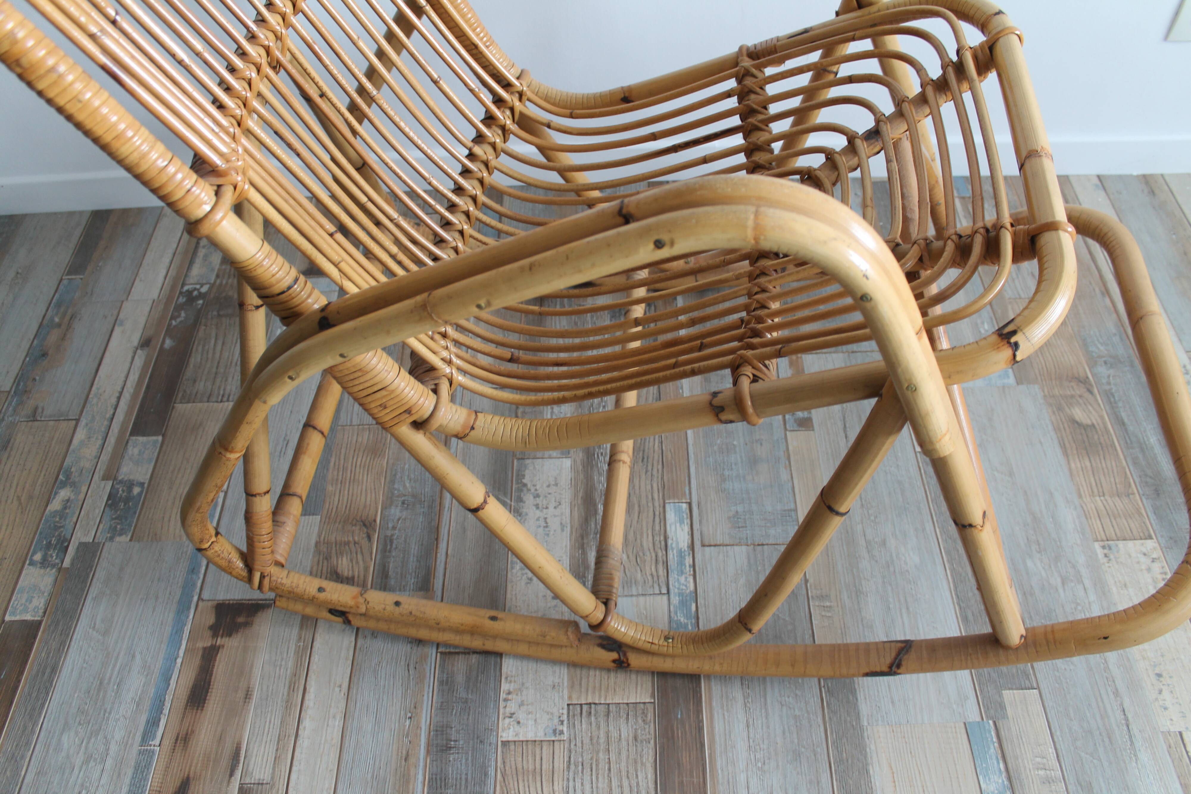 Rocking chair in vintage rattan 1960