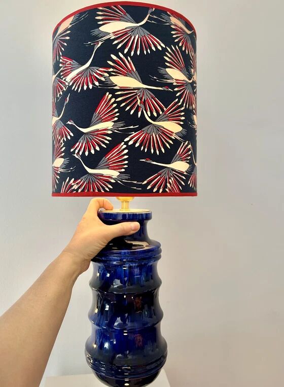 Large vase lamp from the 70s with expressive enamel and pagoda shape.