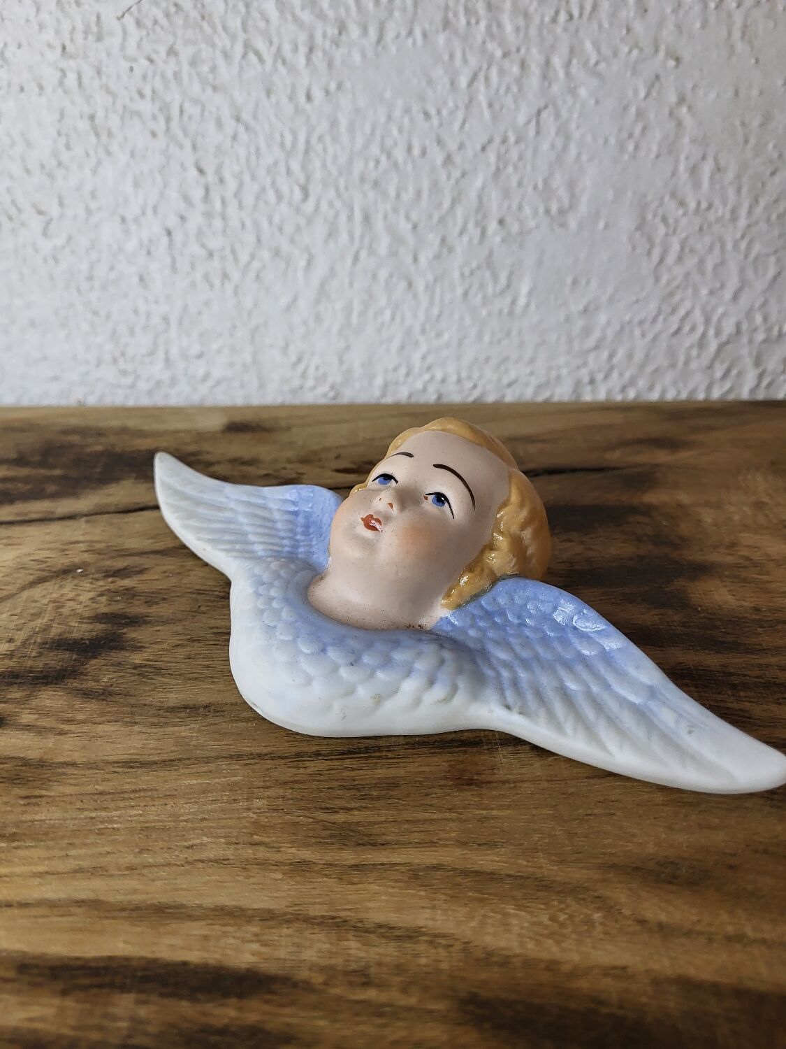 Wall angel