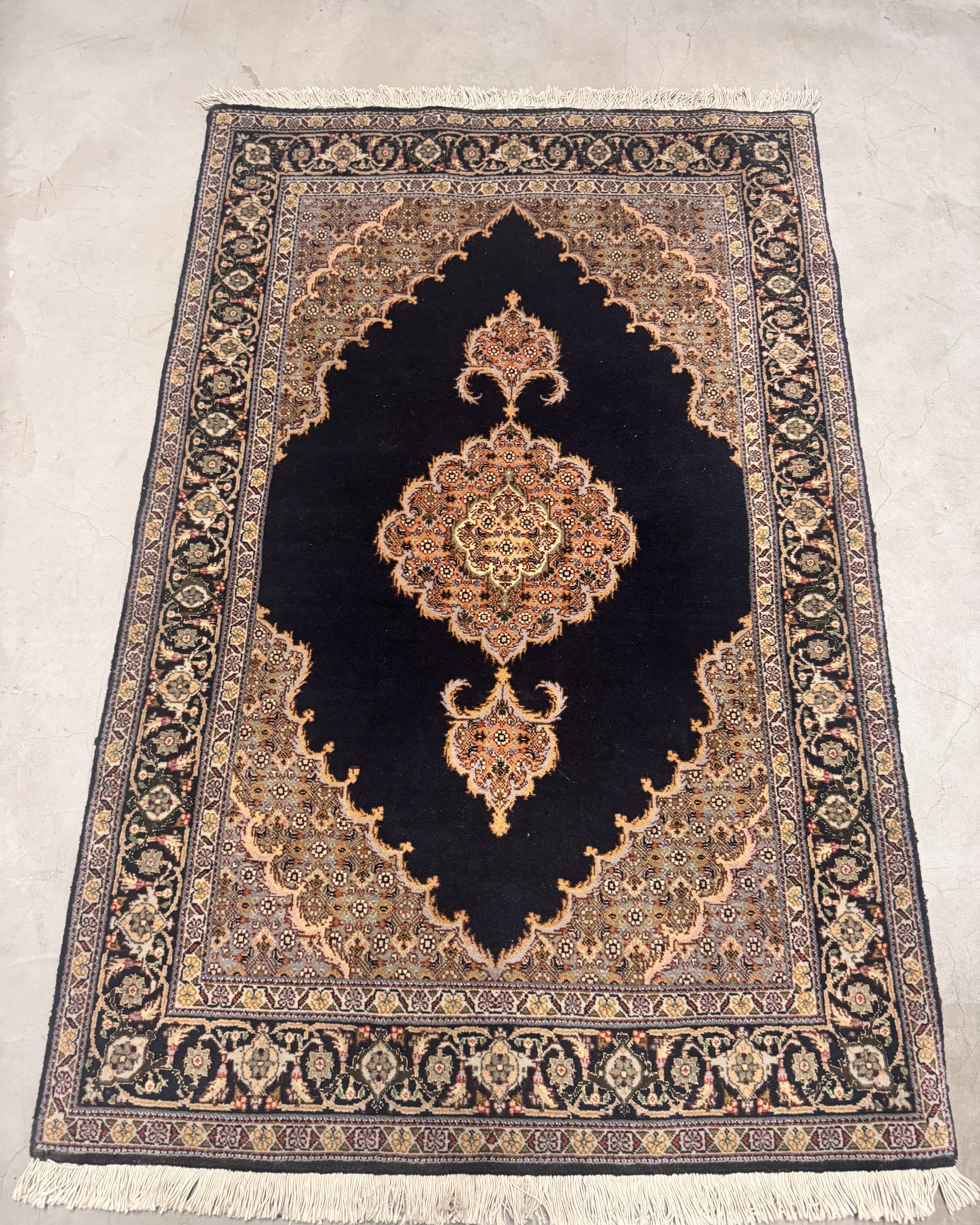 Tapis persan fait main Tabriz