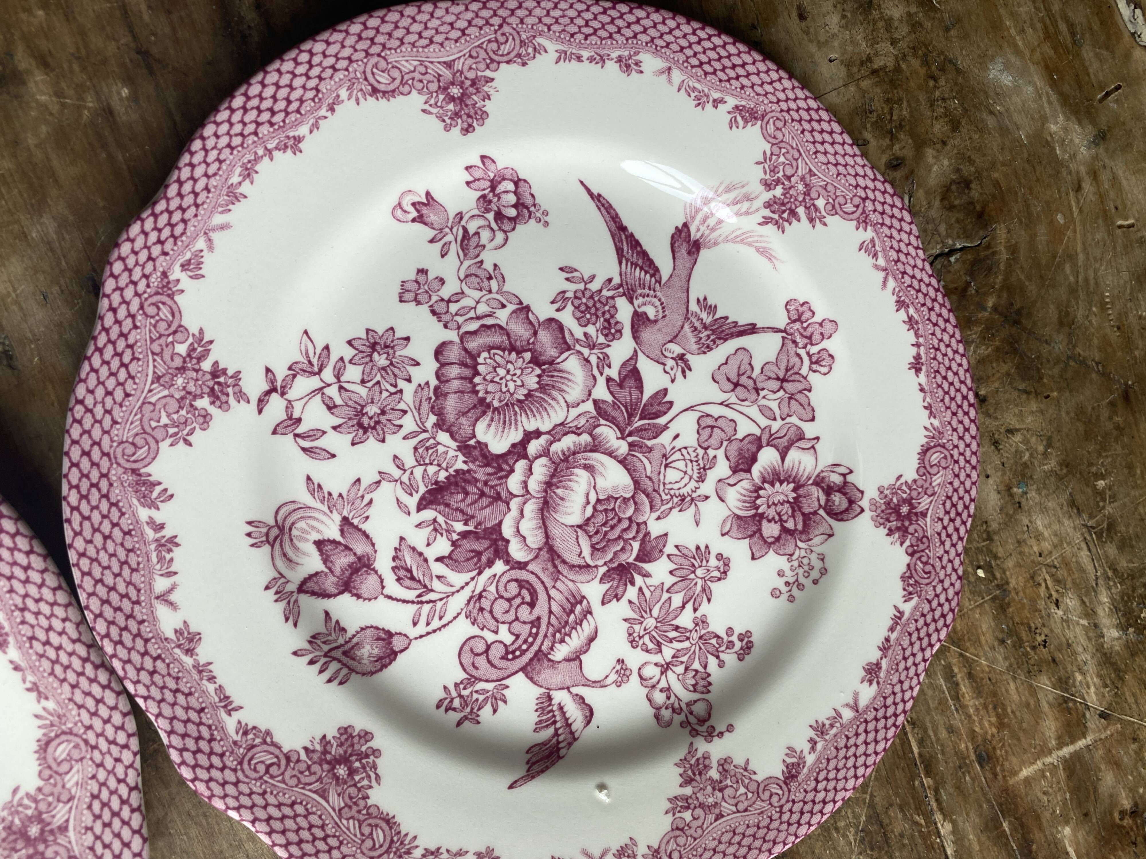 Set of 4 floral pattern dessert plates