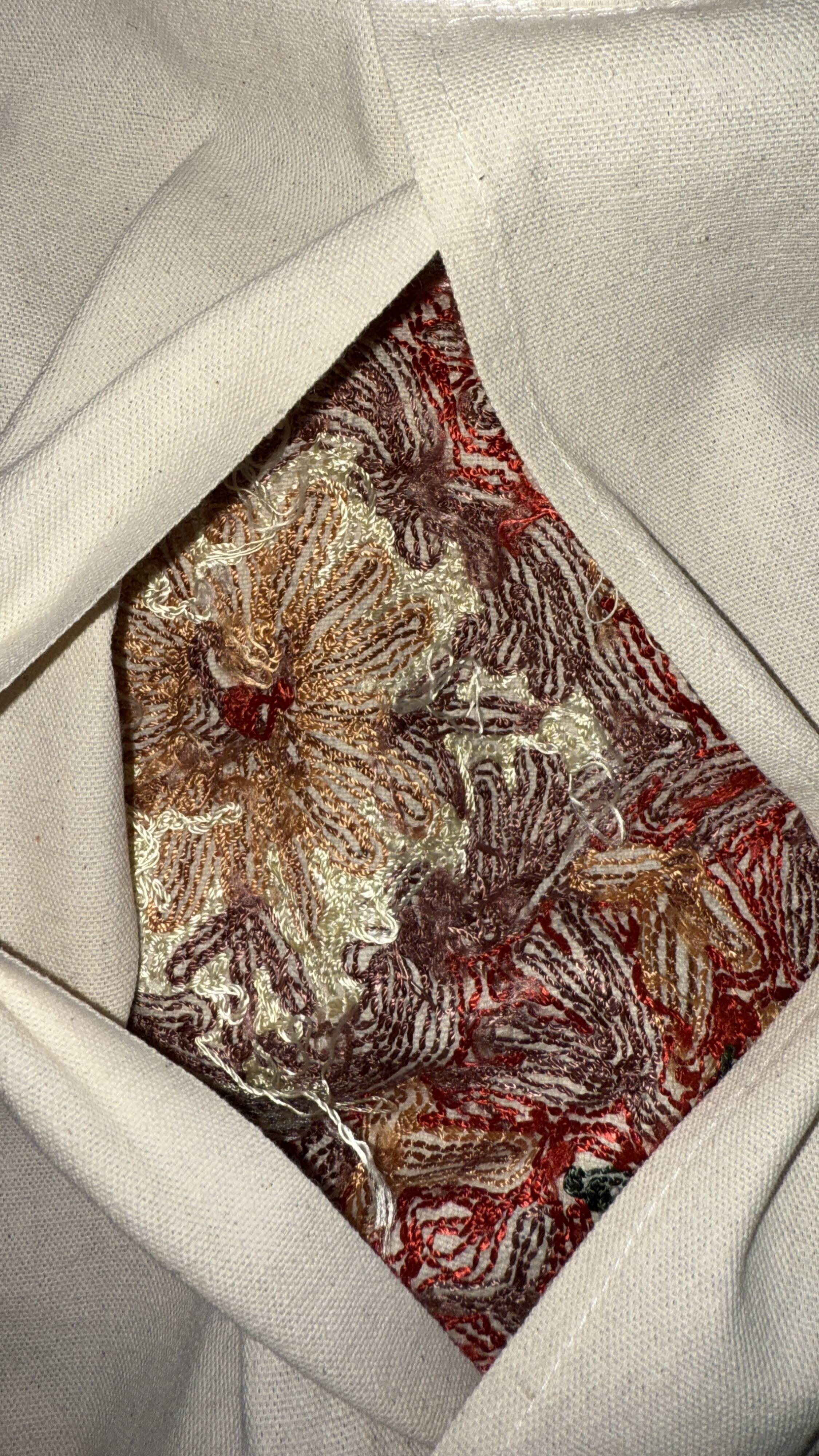 Hand-embroidered silk cushion cover from Kashmir, medallion pattern, 40x40 cm.