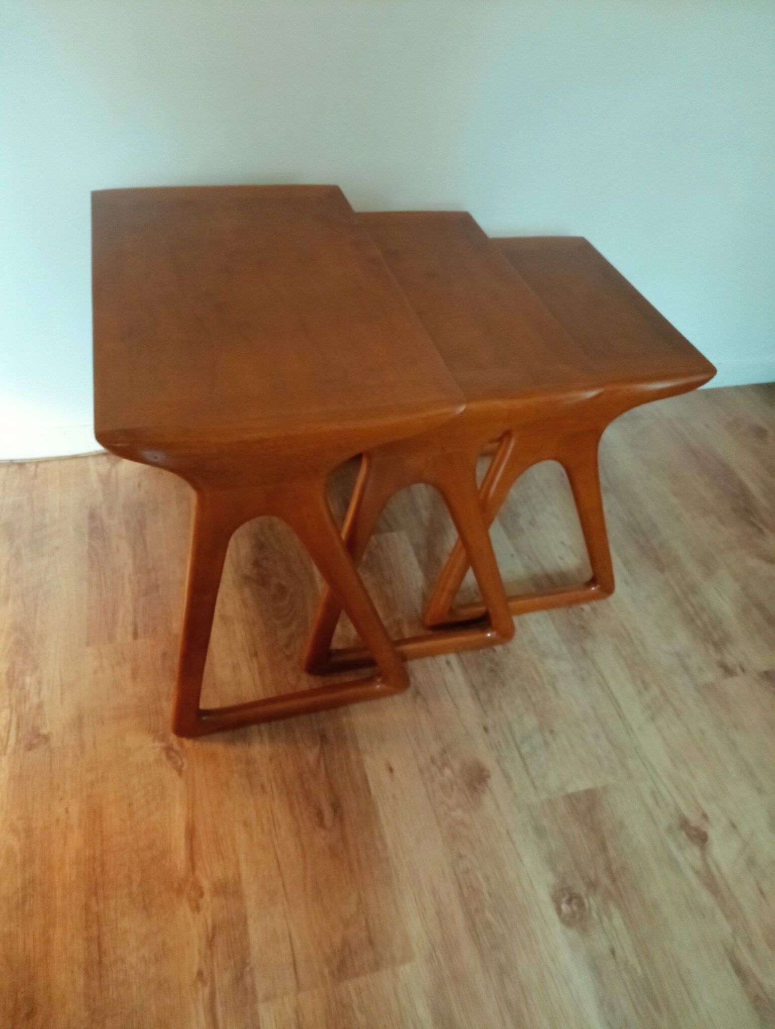 Nesting tables seventies