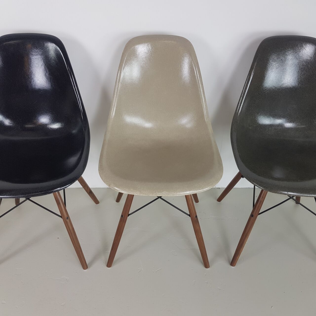 DSW side chairs by Charles & Ray Eames edition Herman Miller