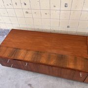 Meuble bas en palissandre vintage