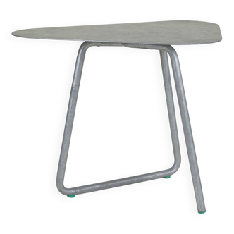 SPT Outdoor table in galvanized steel from Atelier Thomas Serruys