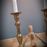 Duo of brass candlesticks 60