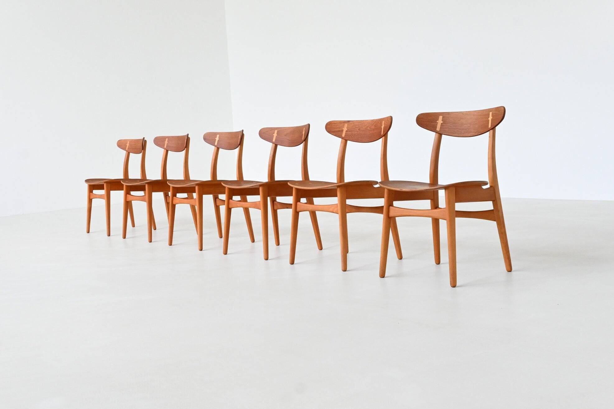 Chaises de salle à manger Hans Wegner Sawbuck CH30 Carl Hansen & Son Danemark 1952