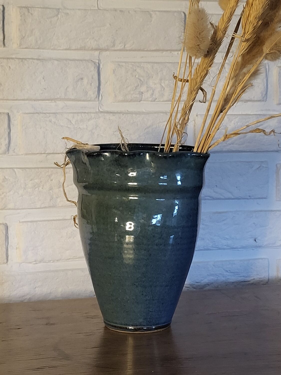 Stoneware cache pot
