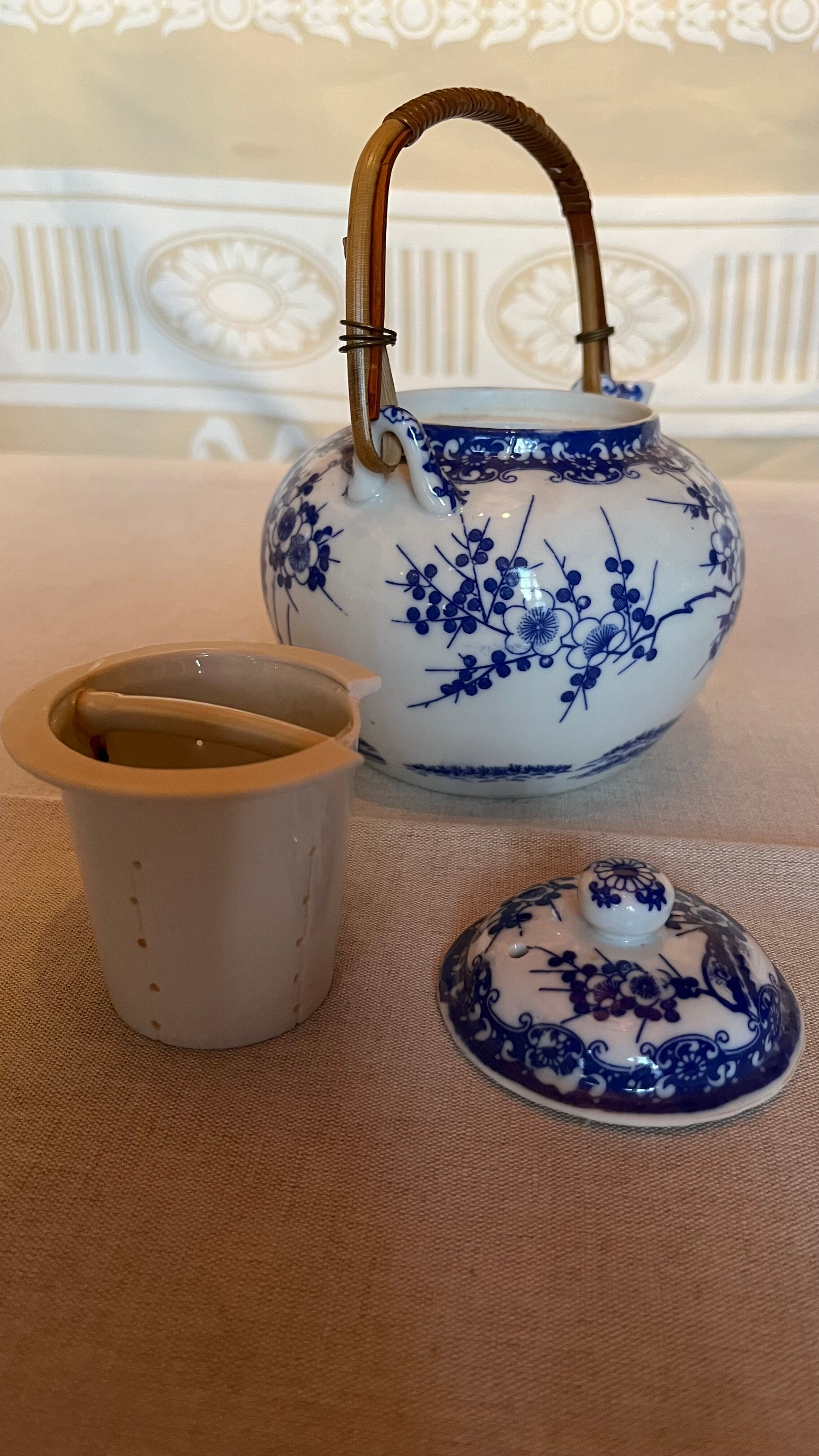 Japanese tea service in fine porcelain