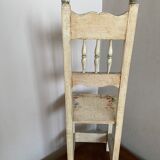 Chaise en bois enfant blanche et fleurie peinte à la main