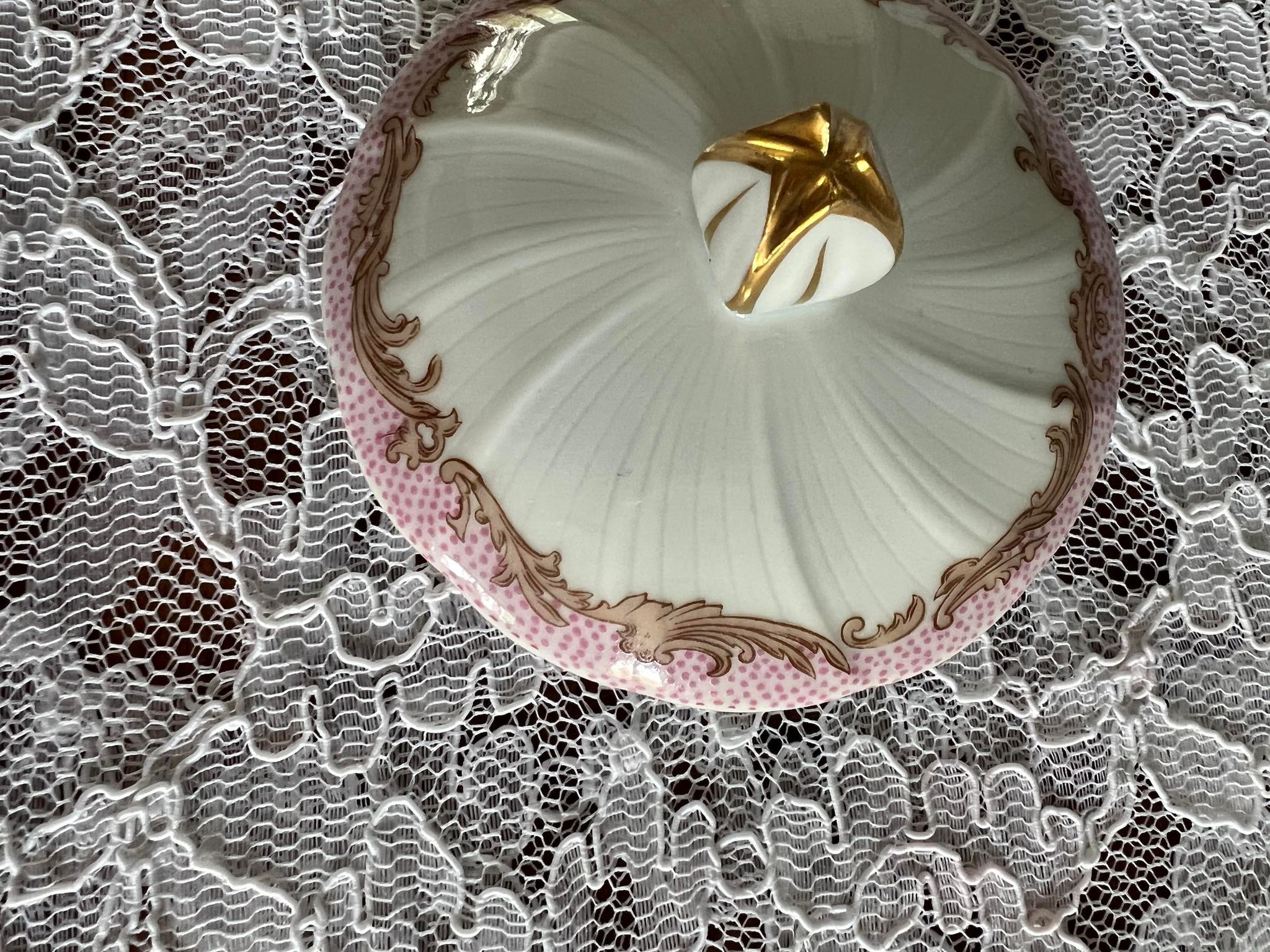 Porcelain teapot Maison Bernardaud